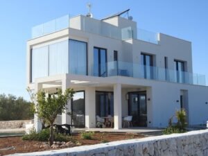 House 4