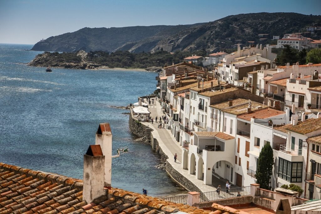 cadaques, costa brava, catalonia-838724.jpg